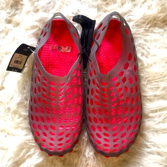 Shoes - Women’s Water Shoes New